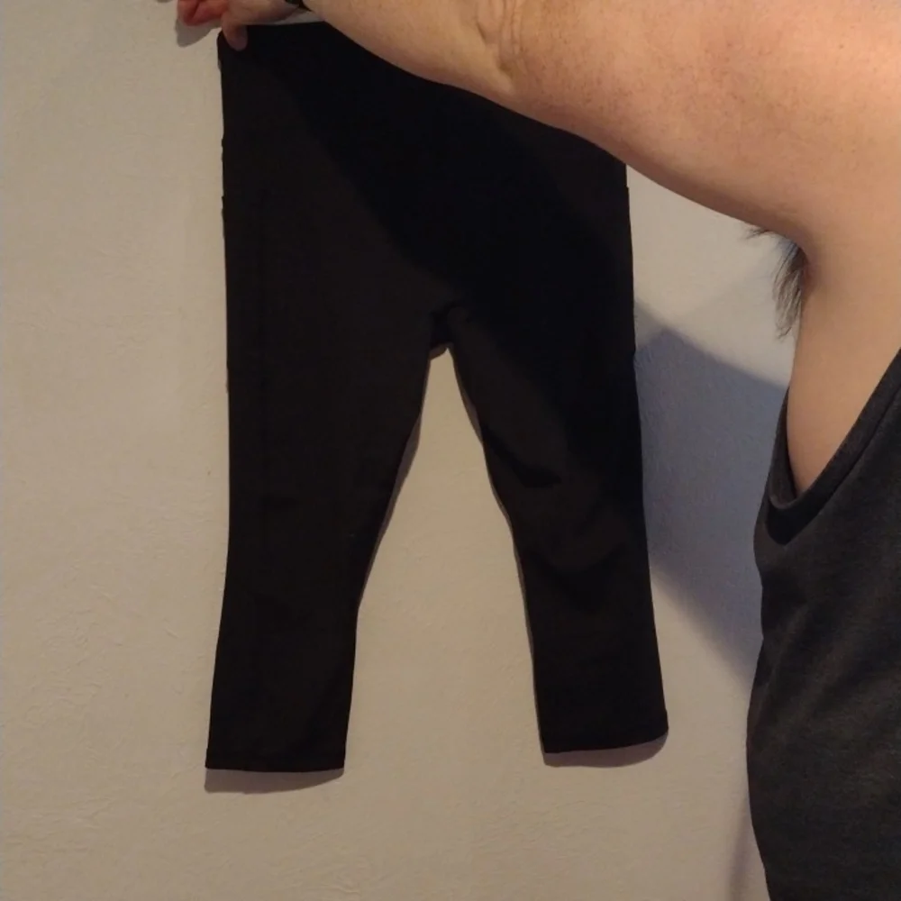 Capris - Picture 2 of 4